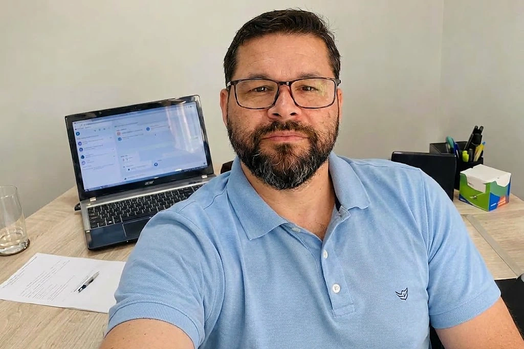 Maciel no escritório